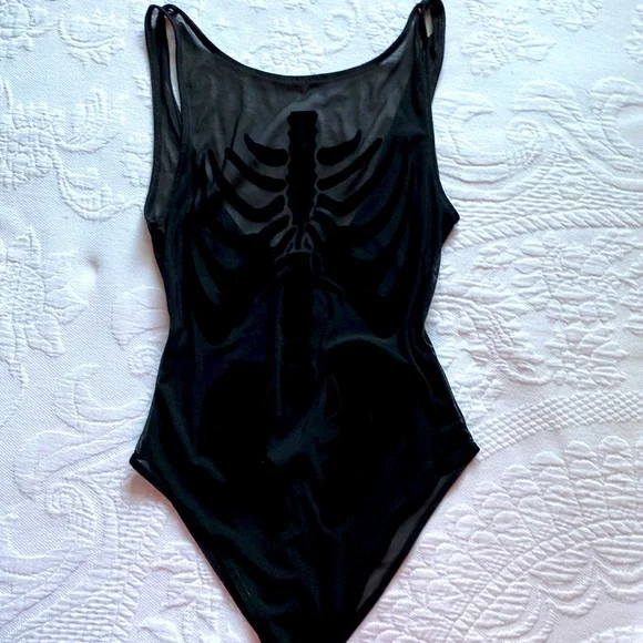 Body mesh. Black. Perfect for Halloween 🎃 - Picture 1 of 7